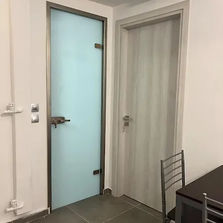Piano Quiet Garden Apartment